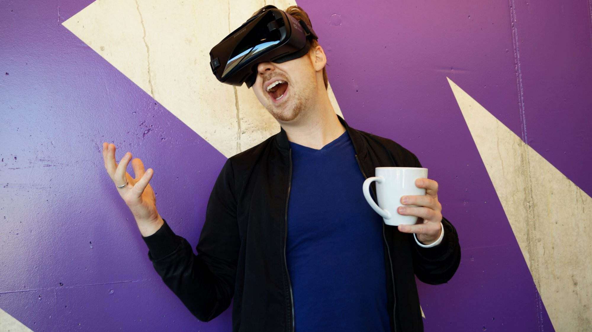 AR-powered virtual reality shopping